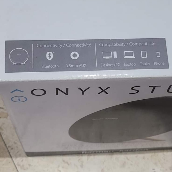 Harmon Kardon Onyx Studio 2 Speaker - Picture 4 of 4